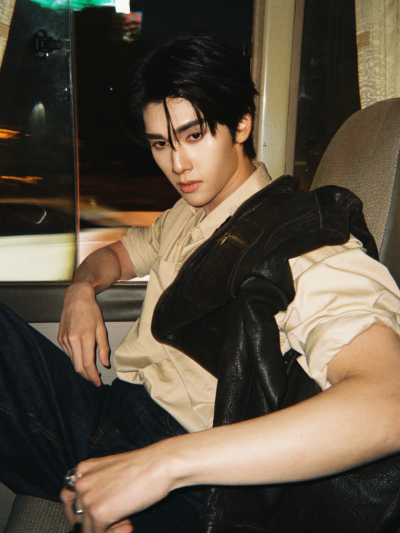 帅哥壁纸
泰星dunk