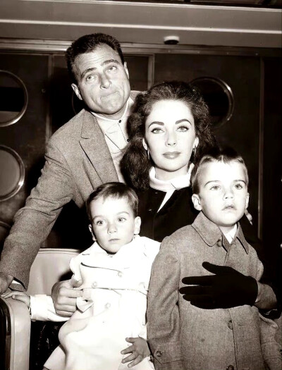 Elizabeth Taylor ​​​