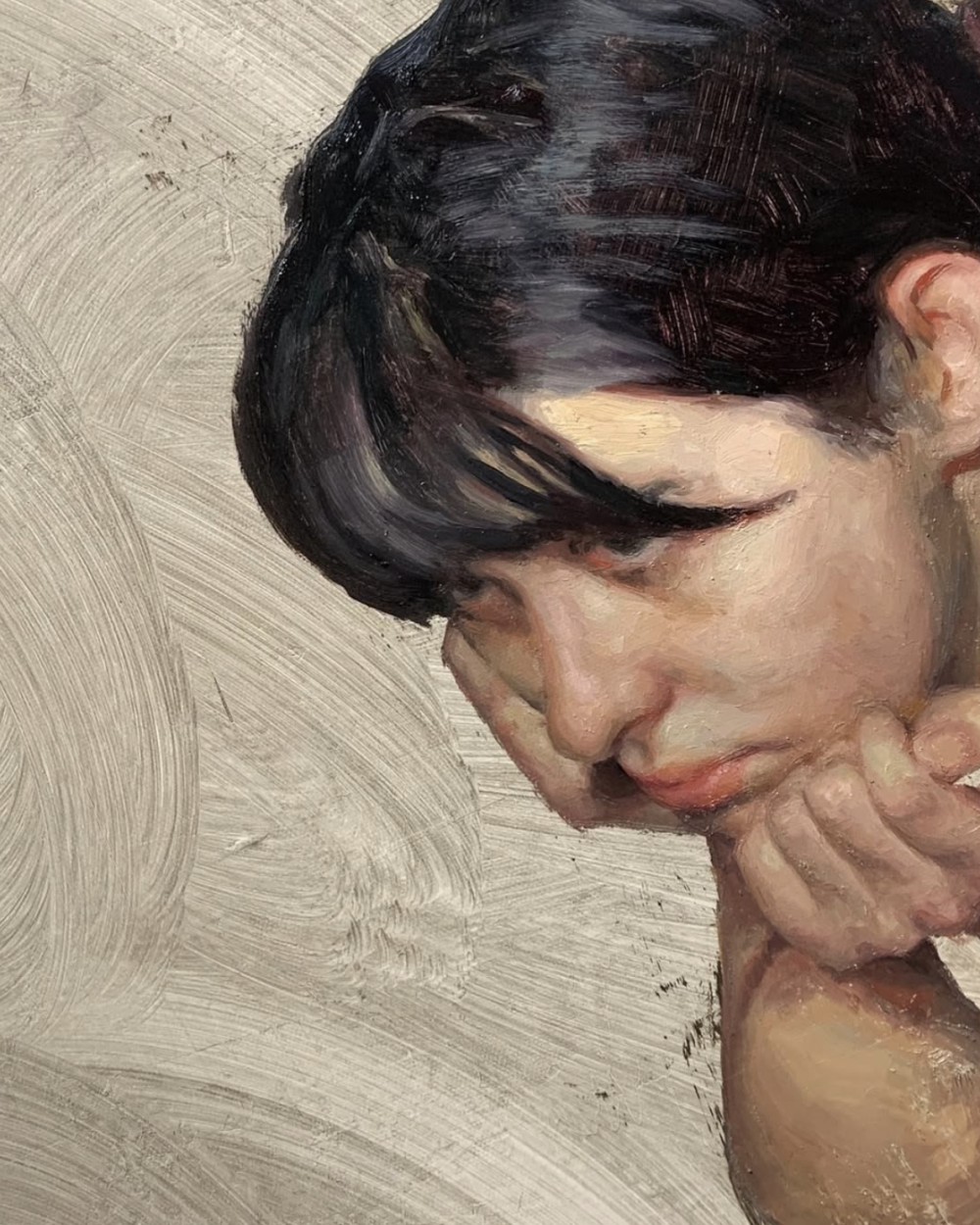 迈克·加西亚是一位杰出的美国艺术家，专注于油画与石墨肖像创作，并兼具深厚的教学背景。他在亚利桑那州坦佩市的 Loft Studio学习传统绘画技艺，现活跃于凤凰城地区，并在斯科茨代尔艺术家学校等机构常态授课。他的作品多为肖像与人体表现，充满古典与当代艺术的融合之美，且在本地与国际私人藏家中广受欢迎。
作为资深艺术教育者，加西亚长期主导各种油画与素描课程，深受学员好评。
