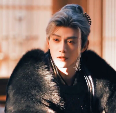 邓凯/顶着一张疯批帅脸搞纯爱