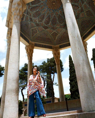 1976年 伊丽莎白·泰勒在伊朗 ​​​