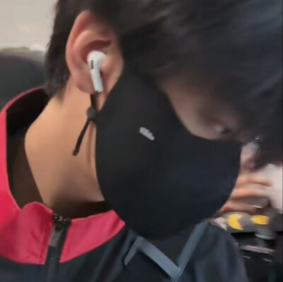 能别演古偶了不我和我闺蜜在现偶很想你