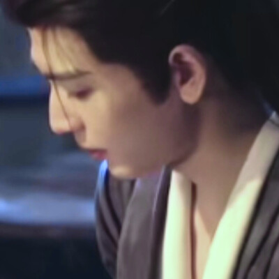 泪断剑，情多长