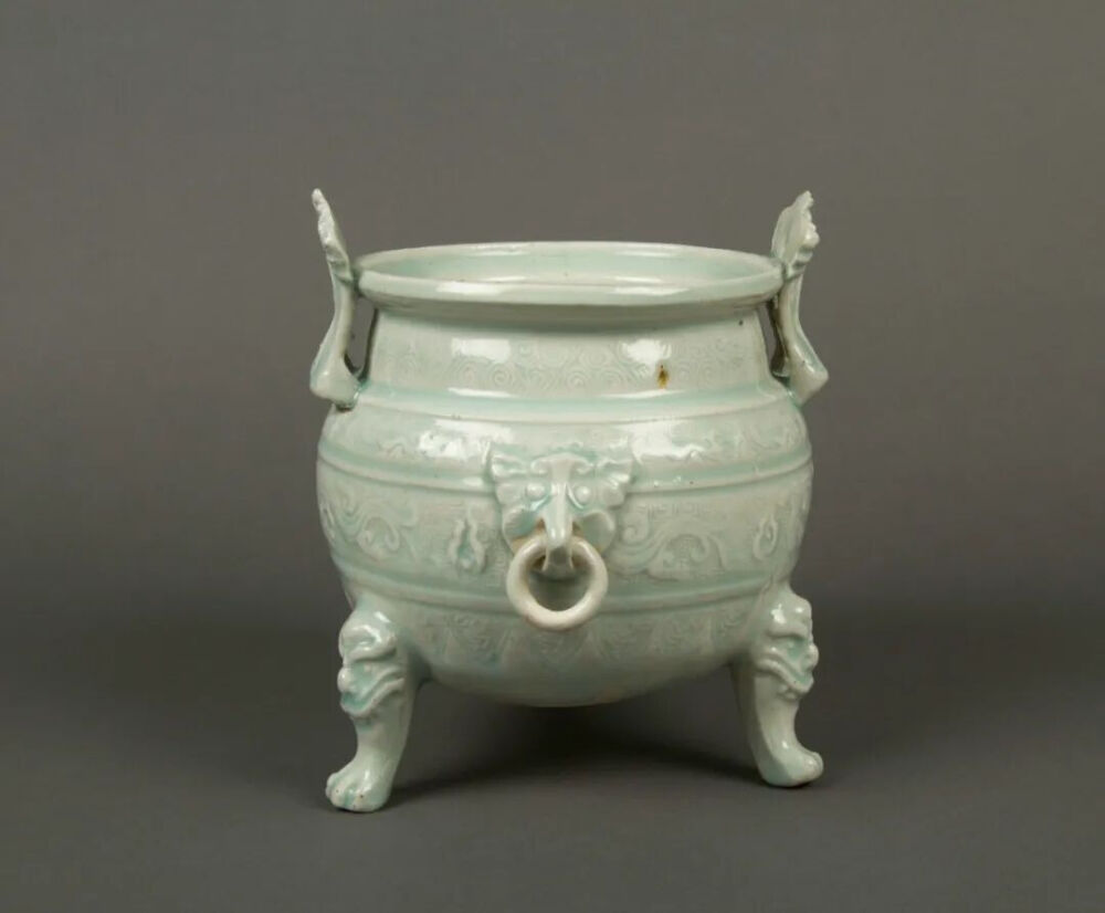 南宋至元 青白釉鼎式炉