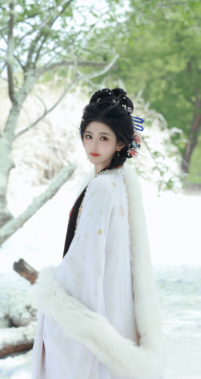 孔雪儿《逐玉》俞浅浅