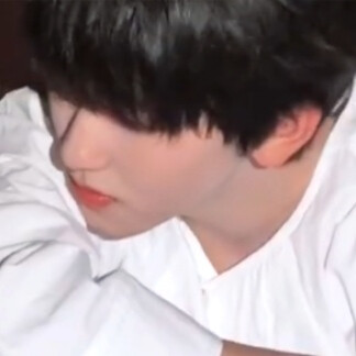 你是如此圣洁，像天使降临人间