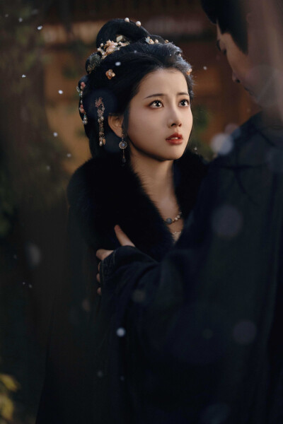 李寻知 醉卧美人膝 阿尚