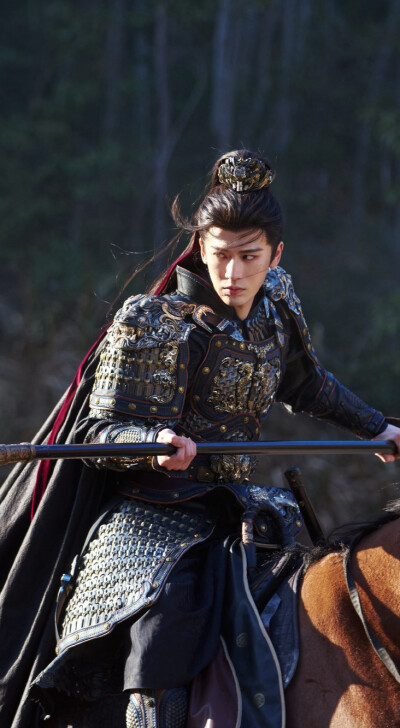 张凌赫《逐玉》谢征