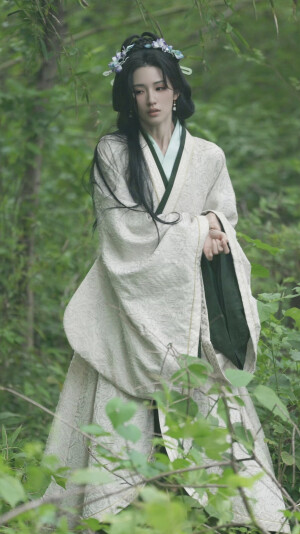 秦昭华  在你眉梢种红豆  傅冬暖