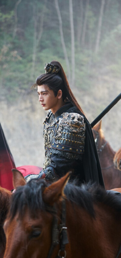 张凌赫《逐玉》谢征