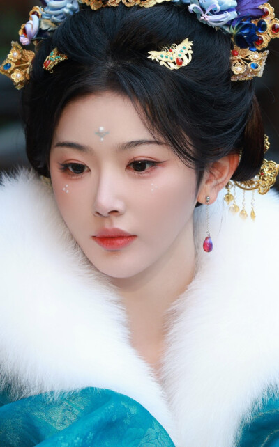 孔雪儿《逐玉》俞浅浅