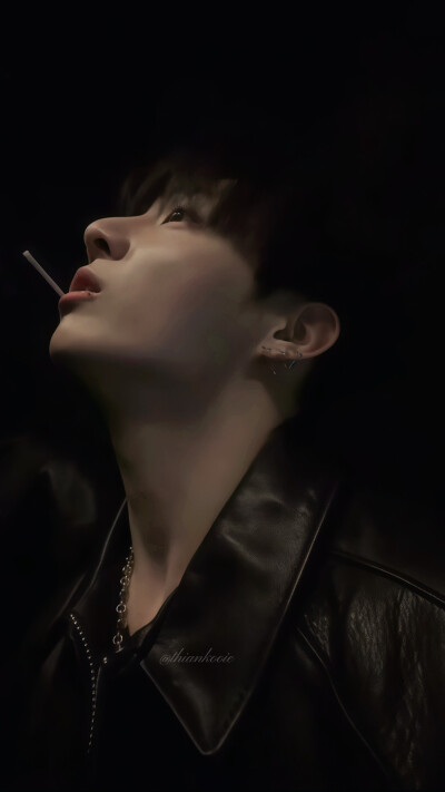 田柾国/JUNGKOOK
图源微博 礼貌拿图