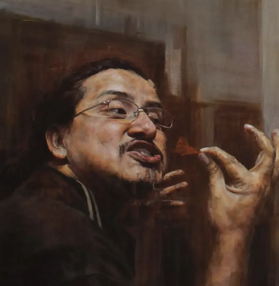 塔利亚·亚涅斯是一位活跃于当代具象绘画领域的艺术家，以融合写实肖像与“数字失真感”的独特绘画语言而受到关注。她的作品建立在扎实的人物造型基础之上，但通过有意识地破坏图像的完整性，形成强烈的视觉辨识度。