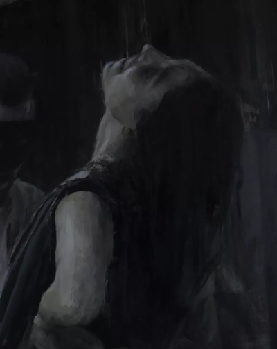 塔利亚·亚涅斯是一位活跃于当代具象绘画领域的艺术家，以融合写实肖像与“数字失真感”的独特绘画语言而受到关注。她的作品建立在扎实的人物造型基础之上，但通过有意识地破坏图像的完整性，形成强烈的视觉辨识度。