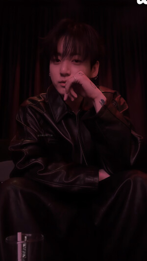 田柾国/JUNGKOOK

图源微博  礼貌拿图