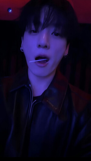 田柾国/JUNGKOOK

图源微博  礼貌拿图