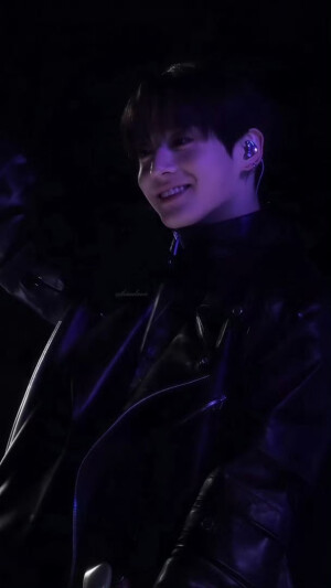 田柾国/JUNGKOOK

图源微博  礼貌拿图
