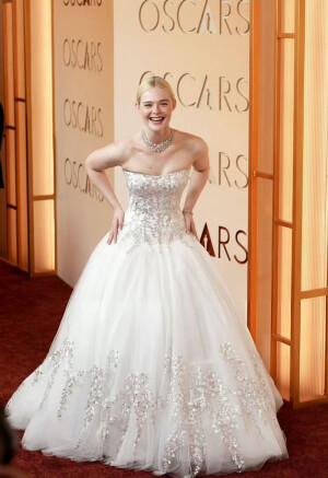 BY爱喝可乐的古娜小姐