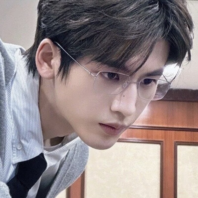 还是@一滴少女泪 截的