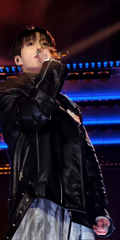 田柾国/JUNGKOOK
图源微博 礼貌拿图