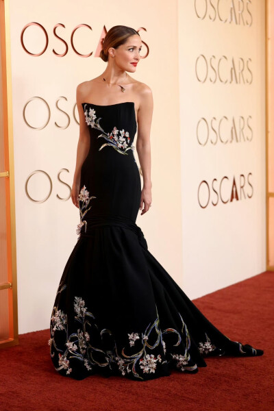 BY爱喝可乐的古娜小姐