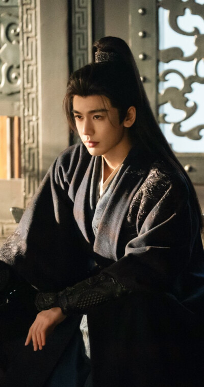 张凌赫《逐玉》谢征