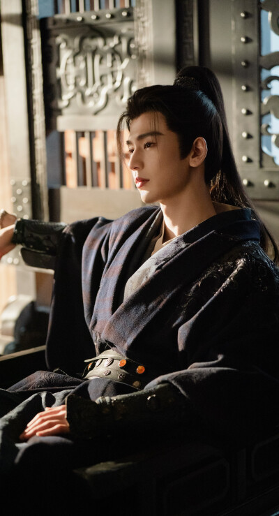 张凌赫《逐玉》谢征