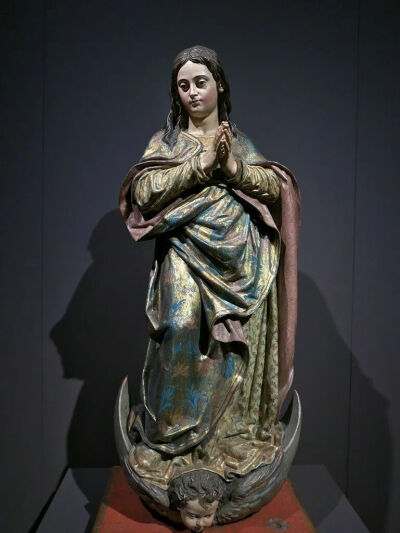 胡安·马堤内斯·蒙塔涅斯
（Juan Martínez Montañés）
与弗朗西斯科·帕切科
（Francisco Pacheco）
《无玷圣母》
（Inmaculada Concepción）
1606-1608年，彩绘木雕
圣母神慰教堂
