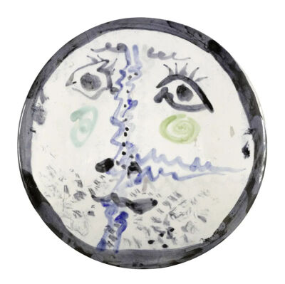 Pablo Picasso《带脸的盘子》
(Plate with Face II)，1963。
