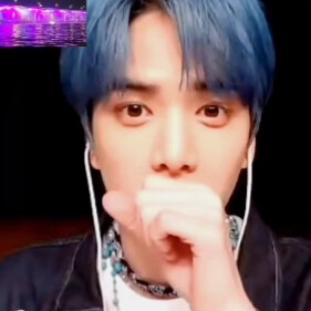 我呢，听到那些萝莉音，就一阵怅然若失，很后悔，小时候凤凰鸣啼鸣太多了