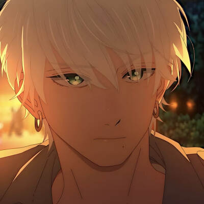 番剧：皎洁迎宵之月
角色：市村琥珀
动漫男头Δ