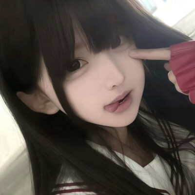 我要把你养成可爱的，会伸手向我索要，不开心就给我发脾气的