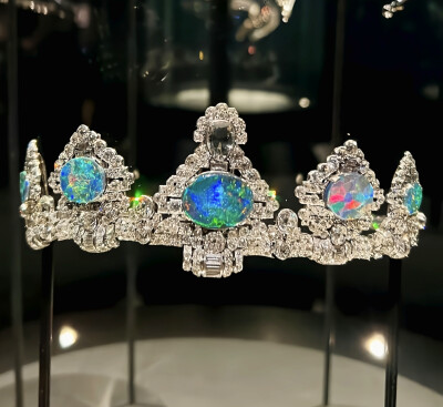 1937年Cartier伦敦，定制冠冕/项链，原主人是玛丽·爱丽丝·卡文迪什