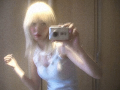 宫脇咲良
I love you, my private one