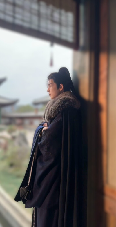 张凌赫《逐玉》谢征