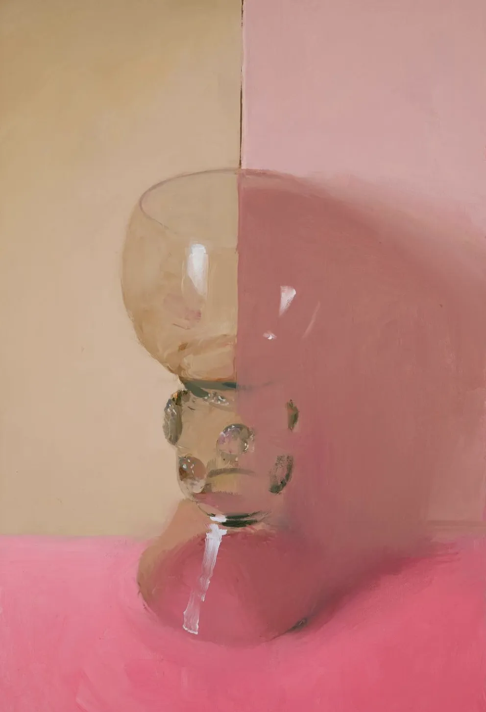 肯尼·哈里斯是一位美国当代具象画家，以富有力量感的笔触与厚重油彩的人物绘画而受到关注。他的创作建立在扎实的写实基础之上，同时融入更为直接和表现性的绘画方式，使作品在结构严谨与情绪表达之间形成张力。