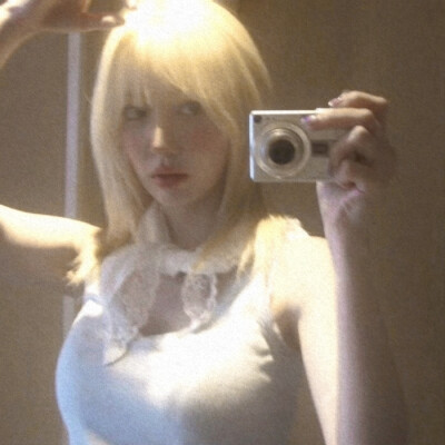 宫脇咲良
I love you, my private one