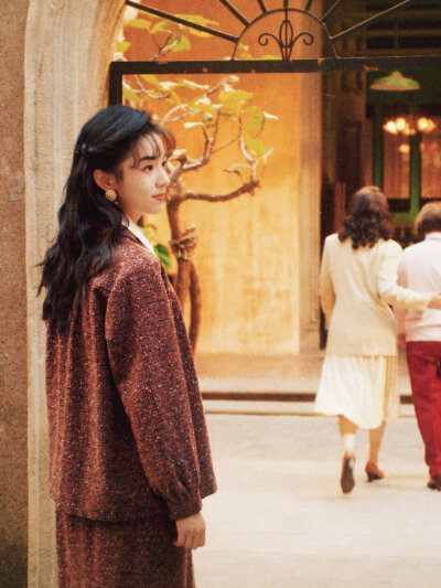 - 周也 / 夏晓兰 。