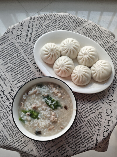 1.9 皮蛋粥 蒸包