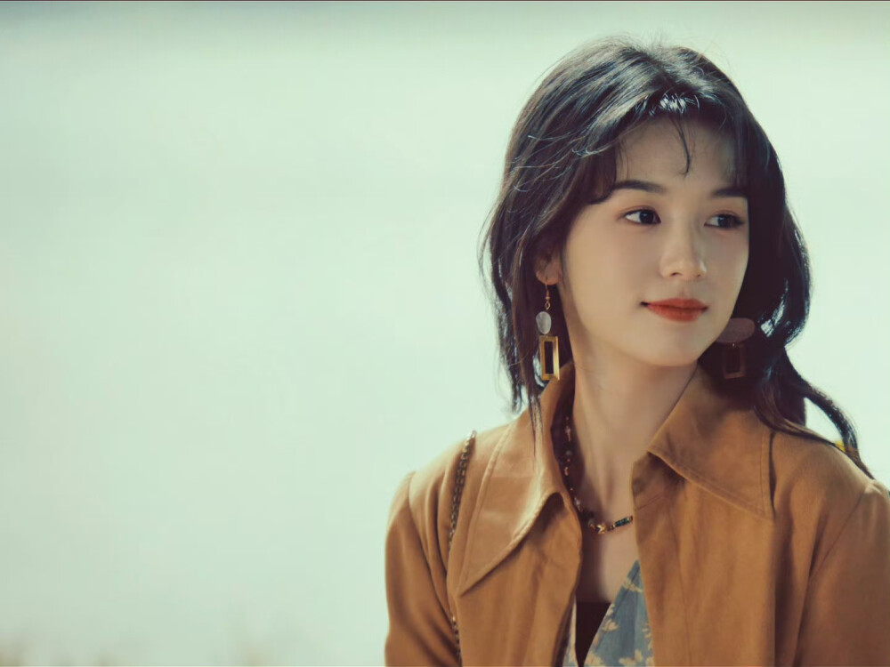 - 周也 / 夏晓兰 。