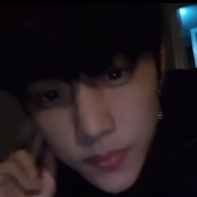 不良少年的完成靠耳钉