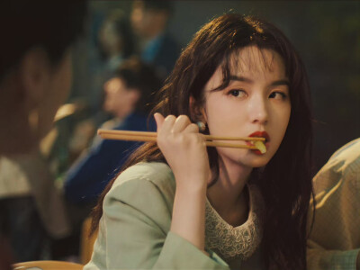 - 周也 / 夏晓兰 。