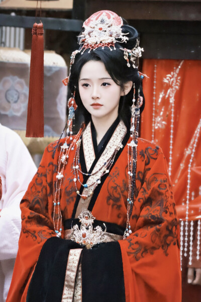 秦青瑶 晚星轻摇落沉舟 至春禾