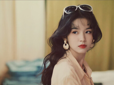 - 周也 / 夏晓兰 。