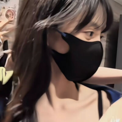 像暗杀似的绕到背后突然拥抱你