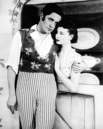 1938年，费雯丽为舞台剧《快乐的伪君子》拍摄的照片。