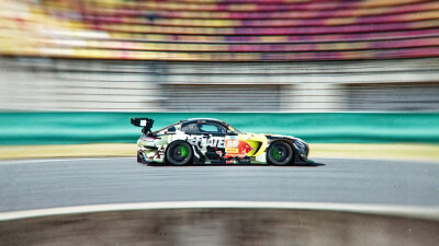 #王一博[超话]# · #85RACING#
「2026赛季季前测试 」
在重复中精进，于弯心处求索，专注前方！[打call]
今日测试结束，好好休息，明天继续～[收到]@王一博·YIBO ​​​