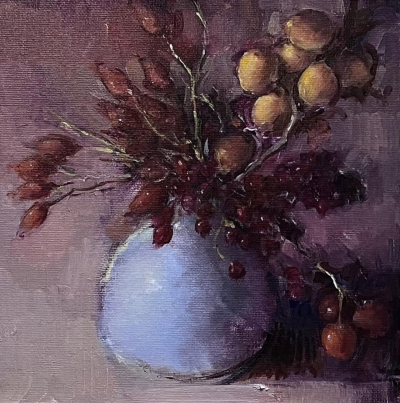 安东尼·康诺利是英国当代肖像画家，以敏锐的人物洞察力和细腻的绘画语言著称。他出生于伦敦，早年学习文学与艺术，后将重心完全转向绘画，并逐渐在英国肖像艺术界崭露头角。康诺利的作品以写实而富有心理深度的肖像…