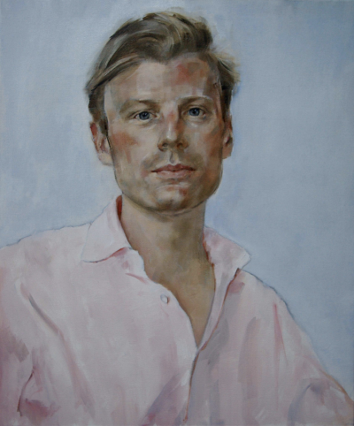 安东尼·康诺利是英国当代肖像画家，以敏锐的人物洞察力和细腻的绘画语言著称。他出生于伦敦，早年学习文学与艺术，后将重心完全转向绘画，并逐渐在英国肖像艺术界崭露头角。康诺利的作品以写实而富有心理深度的肖像…