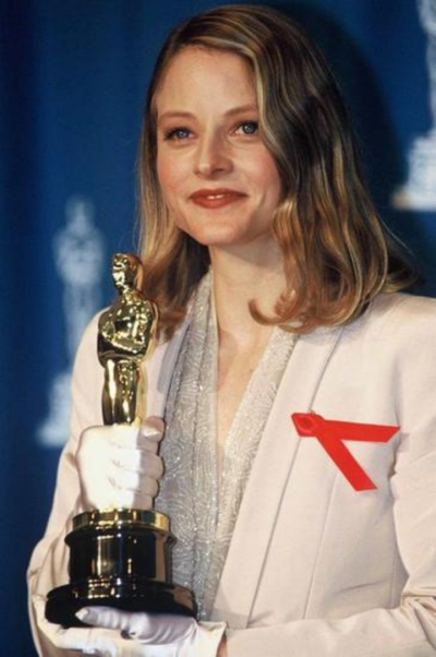 1992年Jodie Foste身着Armani